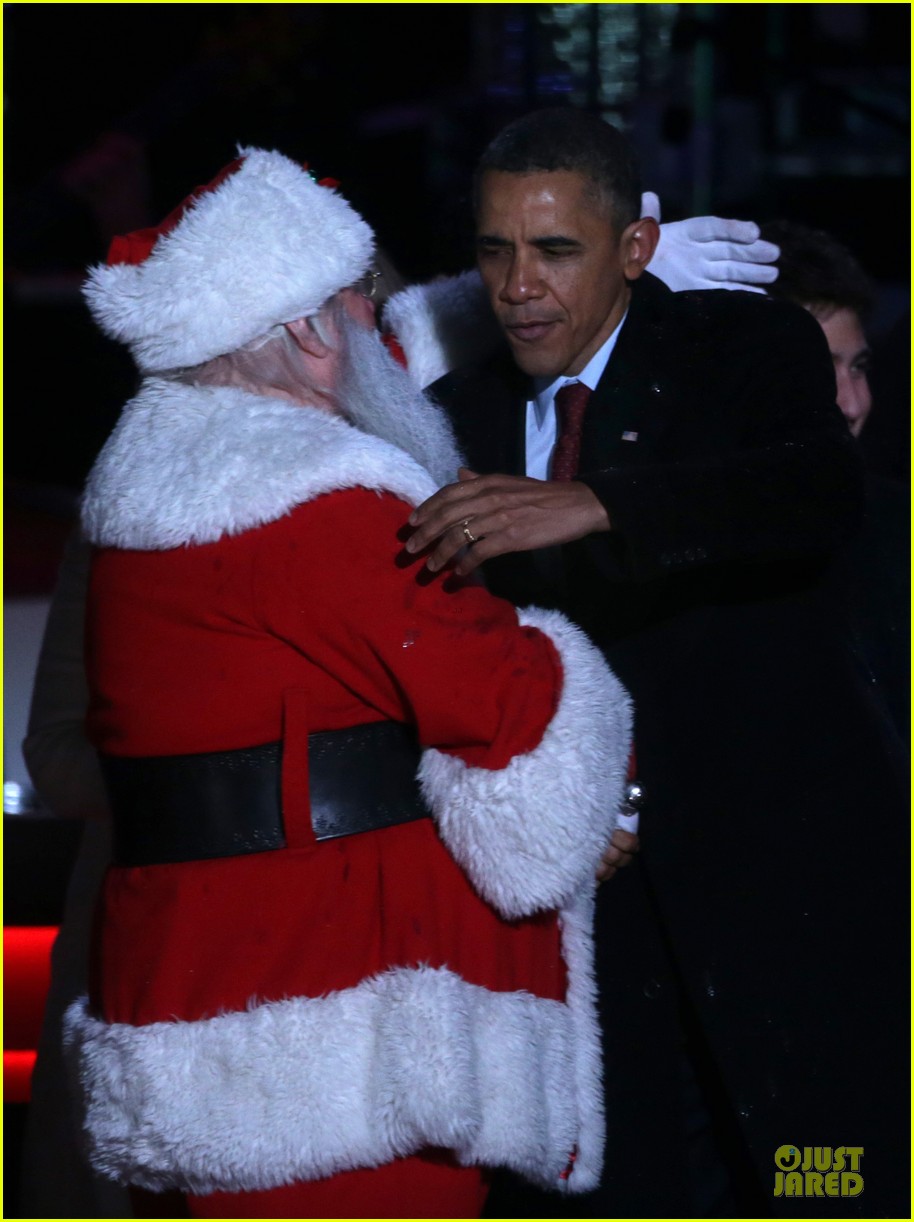 Mariah Carey National Christmas Tree Lighting with the Obamas! Photo