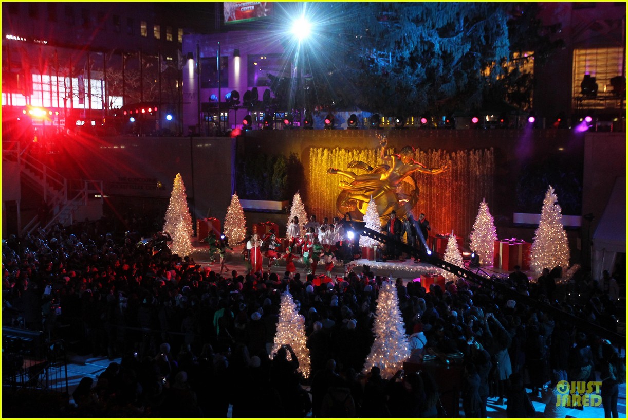 Mariah Carey Rockefeller Center Christmas Tree Lighting 2013 Performer