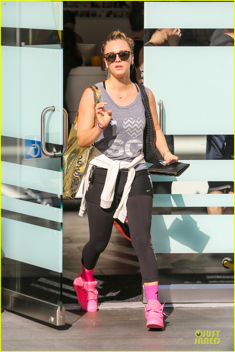 Kaley Cuoco & Ryan Sweeting California Pizza Kitchen Lunch! Photo