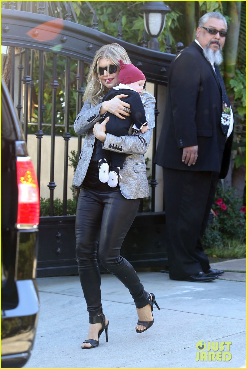 Fergie & Josh Duhamel Celebrate Christmas with Baby Axl! Photo 3017673