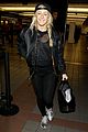 ellie goulding sports perforated top for lax departure 03