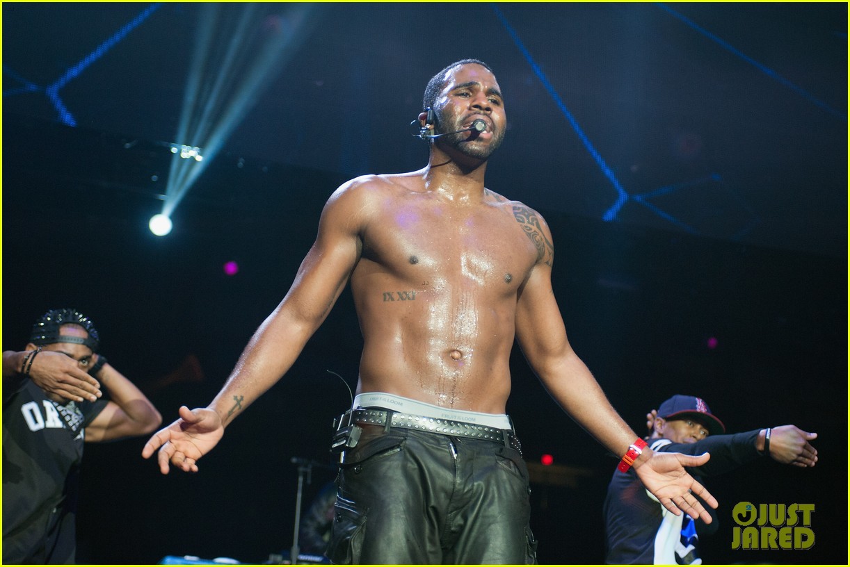 Ariana Grande & Jonas Brothers: B96 Pepsi Jingle Bash!: Photo 3012285