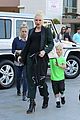 gwen stefani baby bumpin lunch with the family 02