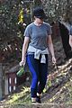 anne hathaway jogging with adam shulman before new year 13
