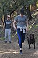 anne hathaway jogging with adam shulman before new year 18