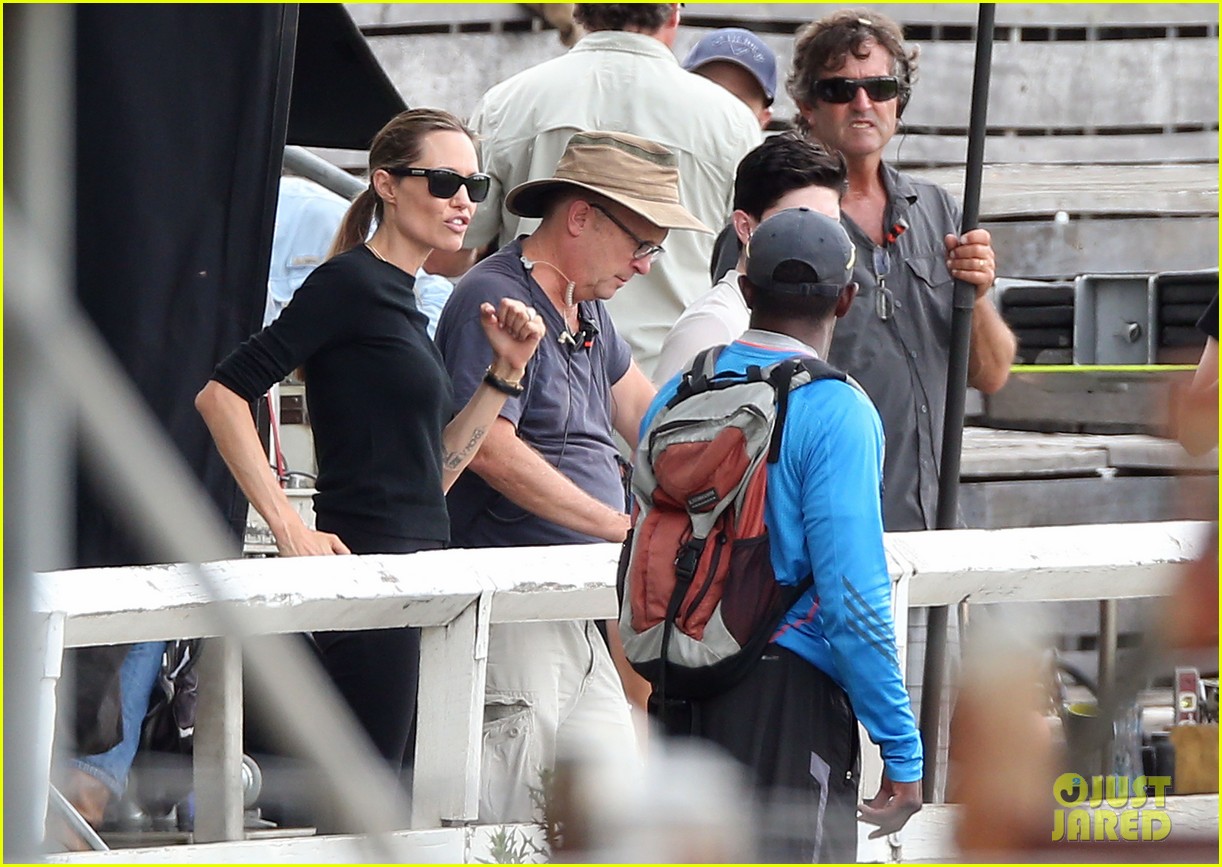 Angelina Jolie Back to Work on 'Unbroken' After Family Weekend! Photo(01)