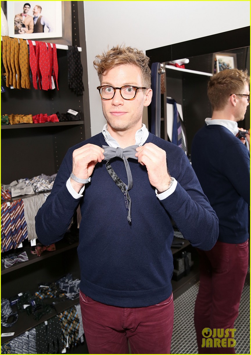 Jesse Tyler Ferguson & Sofia Vergara Tie the Knot Pop Up Shop Opening