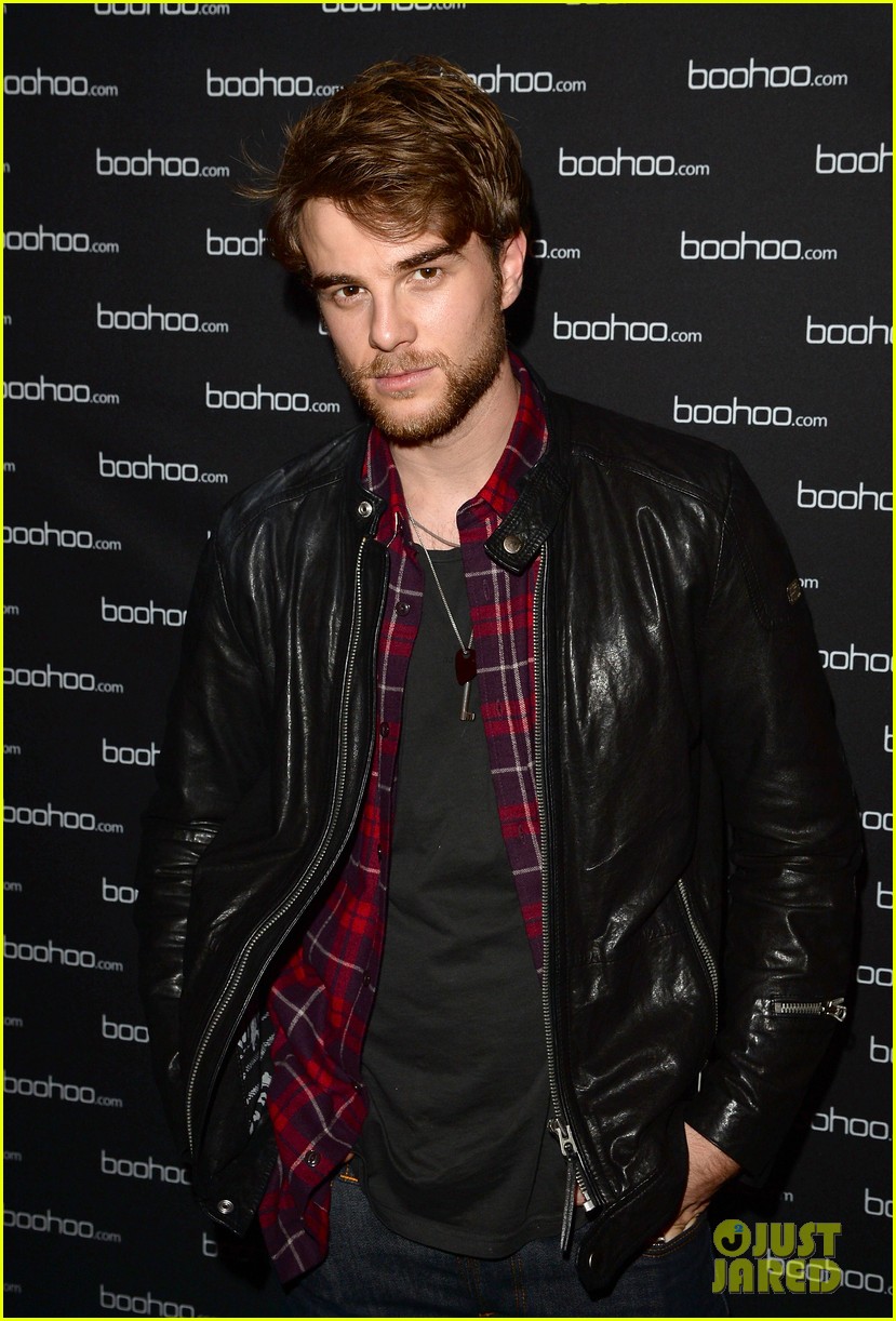 Anna Kendrick & Kellan Lutz: Beyonce's 'Mrs. Carter World Tour' Viewing