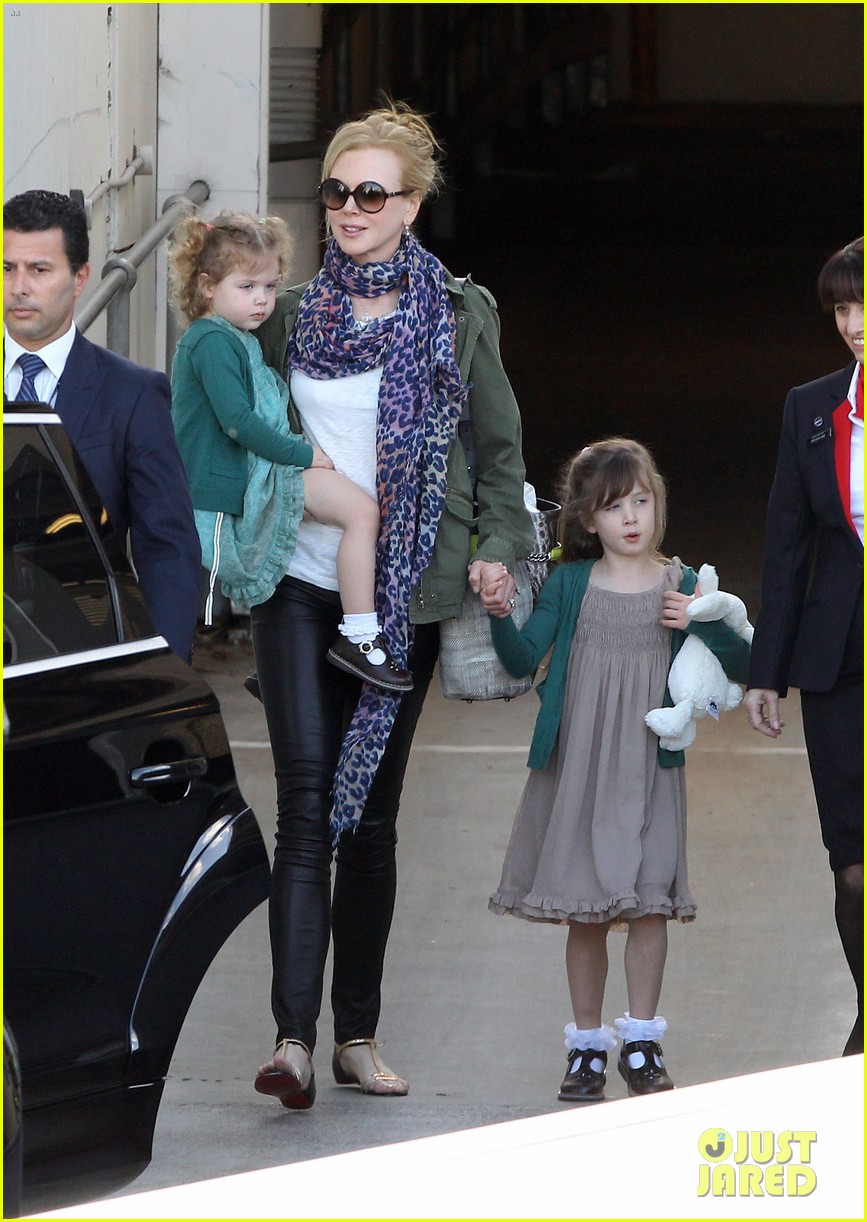 Nicole Kidman: Australia Arrival with Faith & Sunday!: Photo 3014399