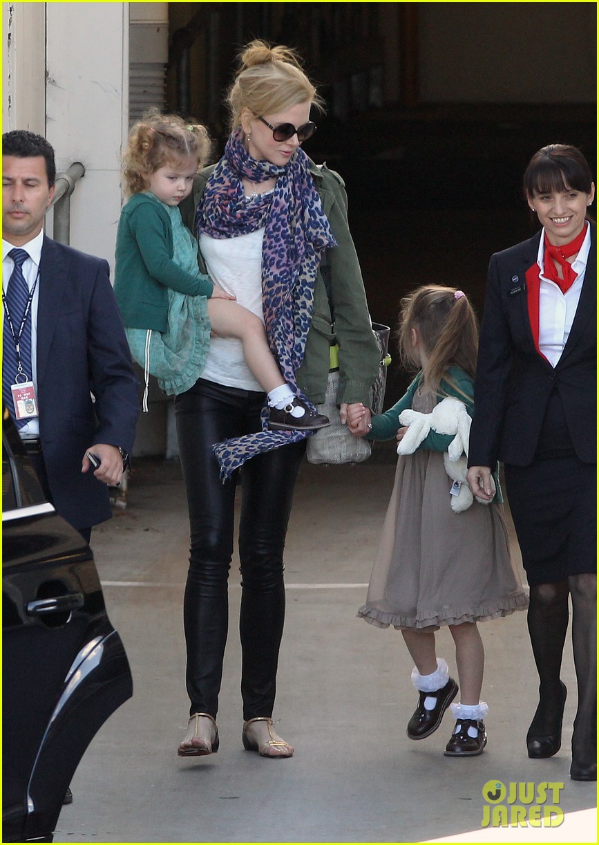 Nicole Kidman: Australia Arrival with Faith & Sunday!: Photo 3014403