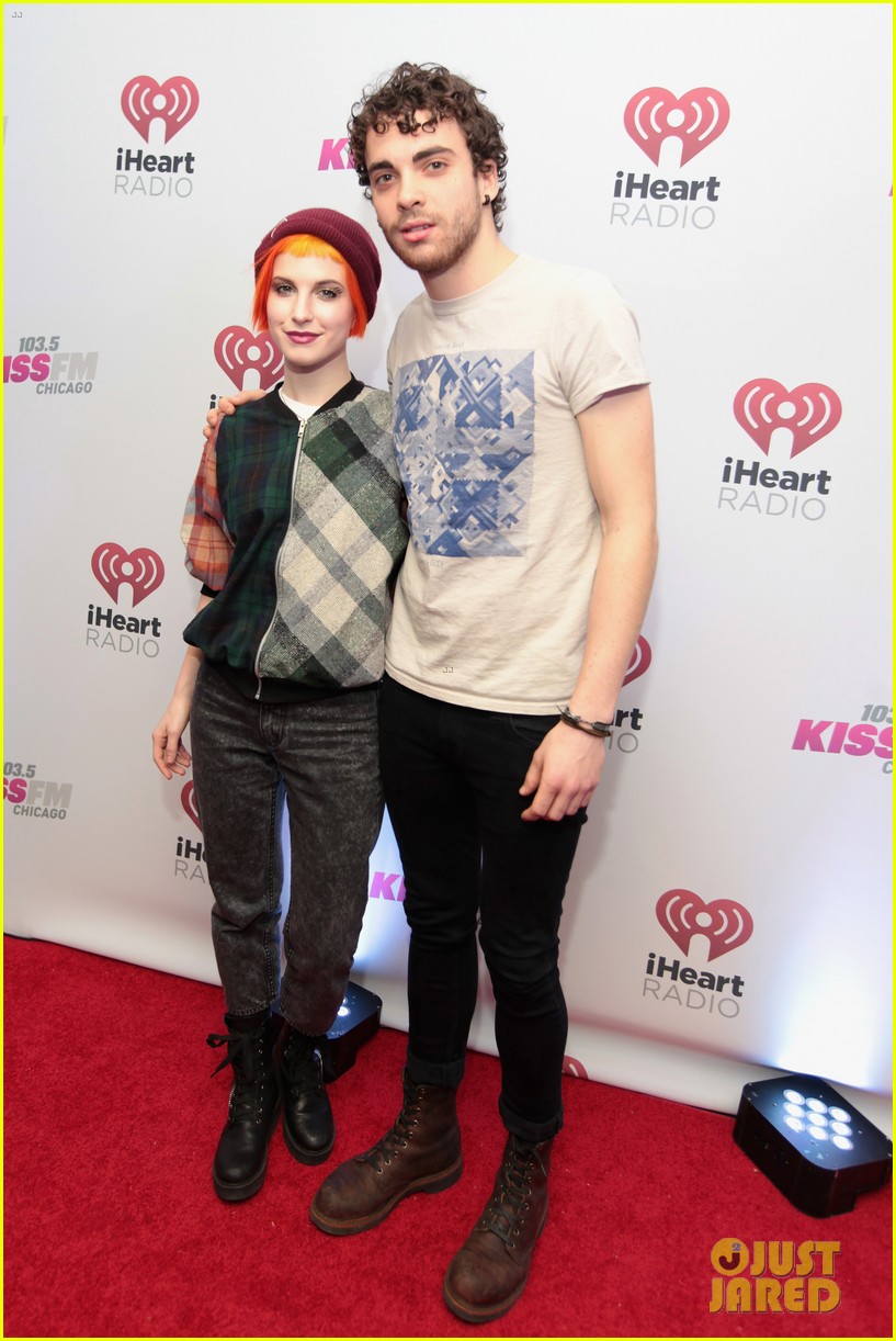 Avril Lavigne & Robin Thicke: 103.5 KISS FM s Jingle Ball 2013!: Photo