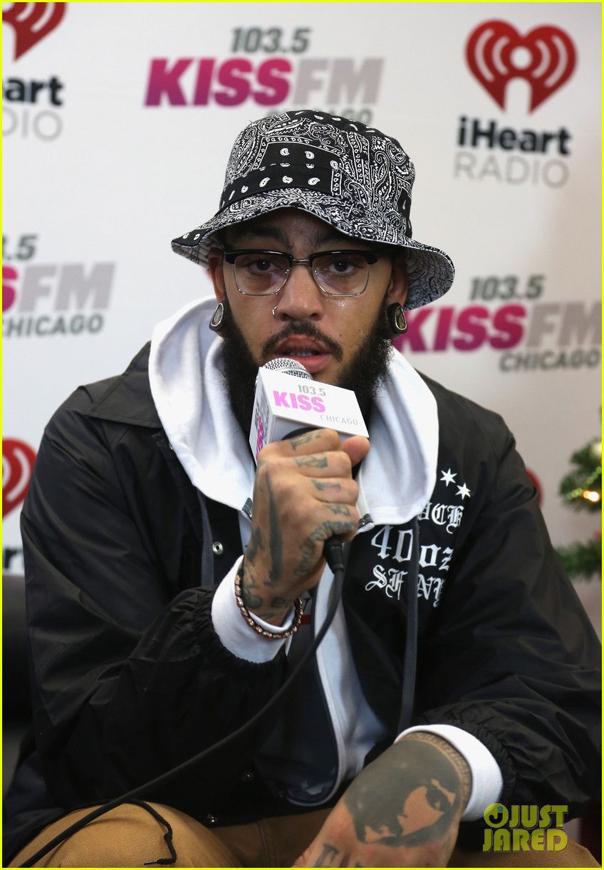 Avril Lavigne & Robin Thicke: 103.5 KISS FM s Jingle Ball 2013!: Photo