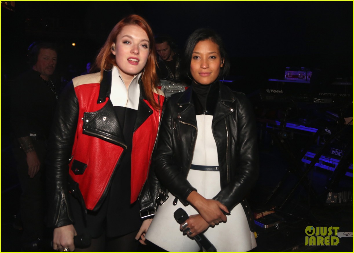 Avril Lavigne & Robin Thicke: 103.5 KISS FM s Jingle Ball 2013!: Photo