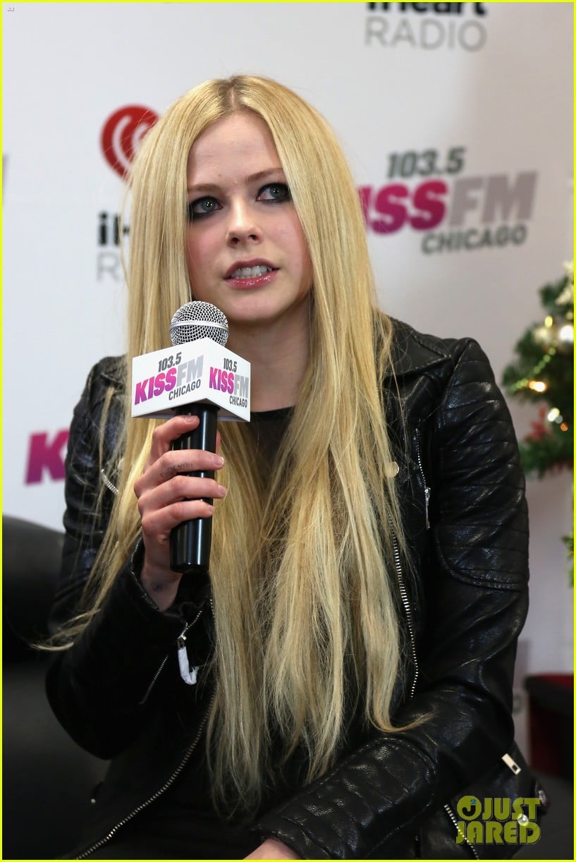 Avril Lavigne & Robin Thicke: 103.5 KISS FM s Jingle Ball 2013!: Photo