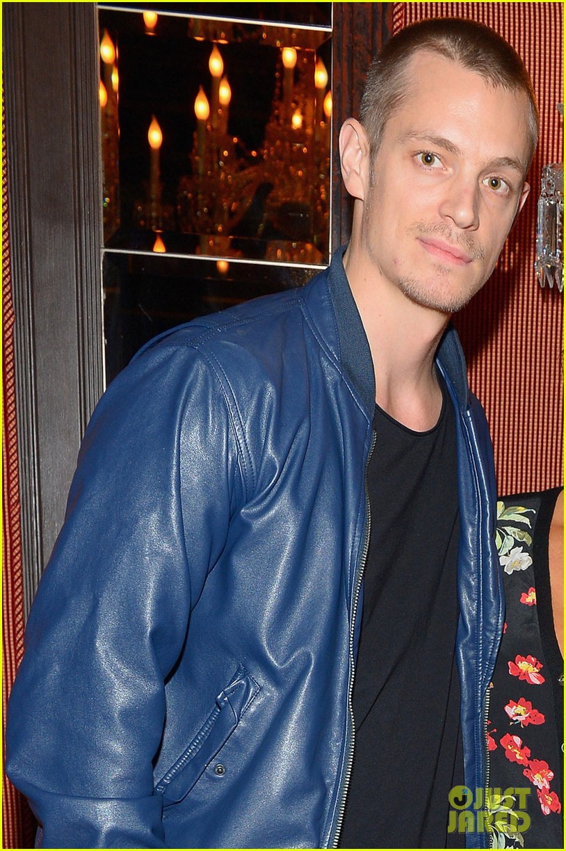 Olivia Munn & Joel Kinnaman: Beacher's Madhouse Las Vegas: Photo