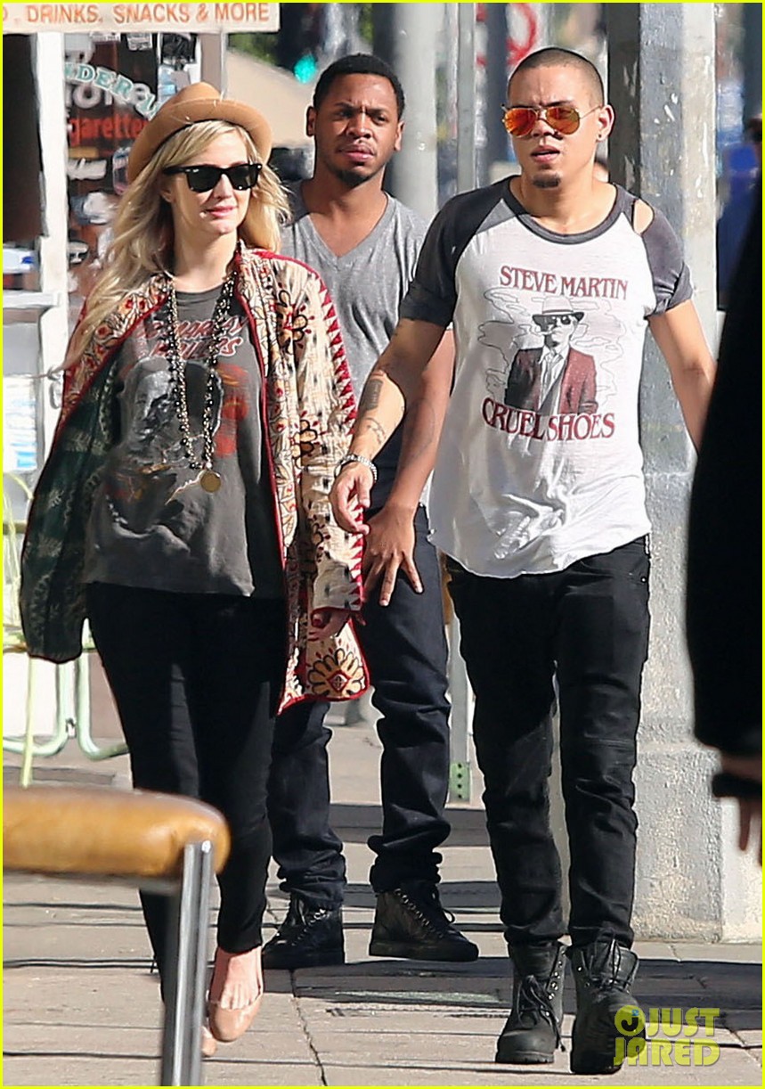 Los Ross With in Angeles – Ashlee Evan Simpson shopping What Happened