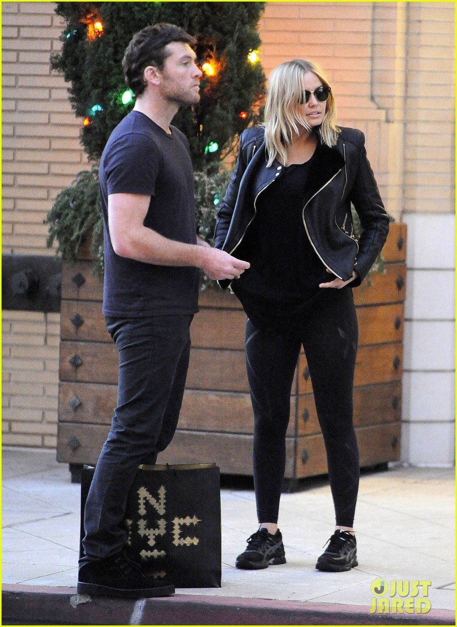 Sam Worthington & Lara Bingle: Beverly Hills Shopping Duo: Photo