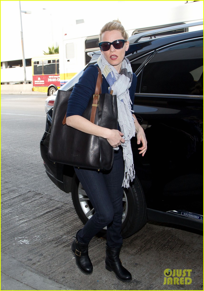 Elizabeth Banks Steps Out After 'Pitch Perfect 2' Directing News ...