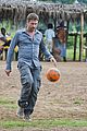 gerard butler visits liberia with marys meals all the photos 62