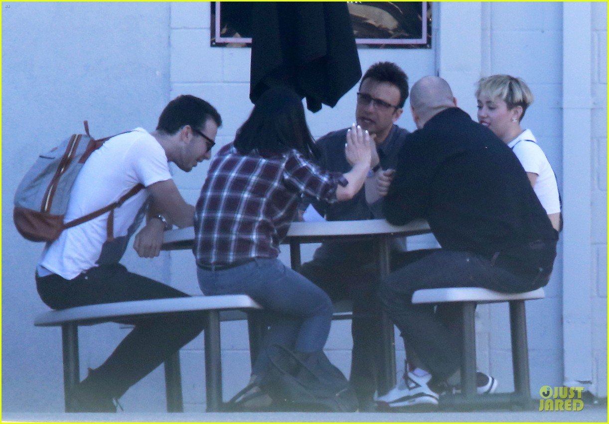 Miley Cyrus: Happy Birthday Wayne Coyne!: Photo 3031234 | Miley Cyrus