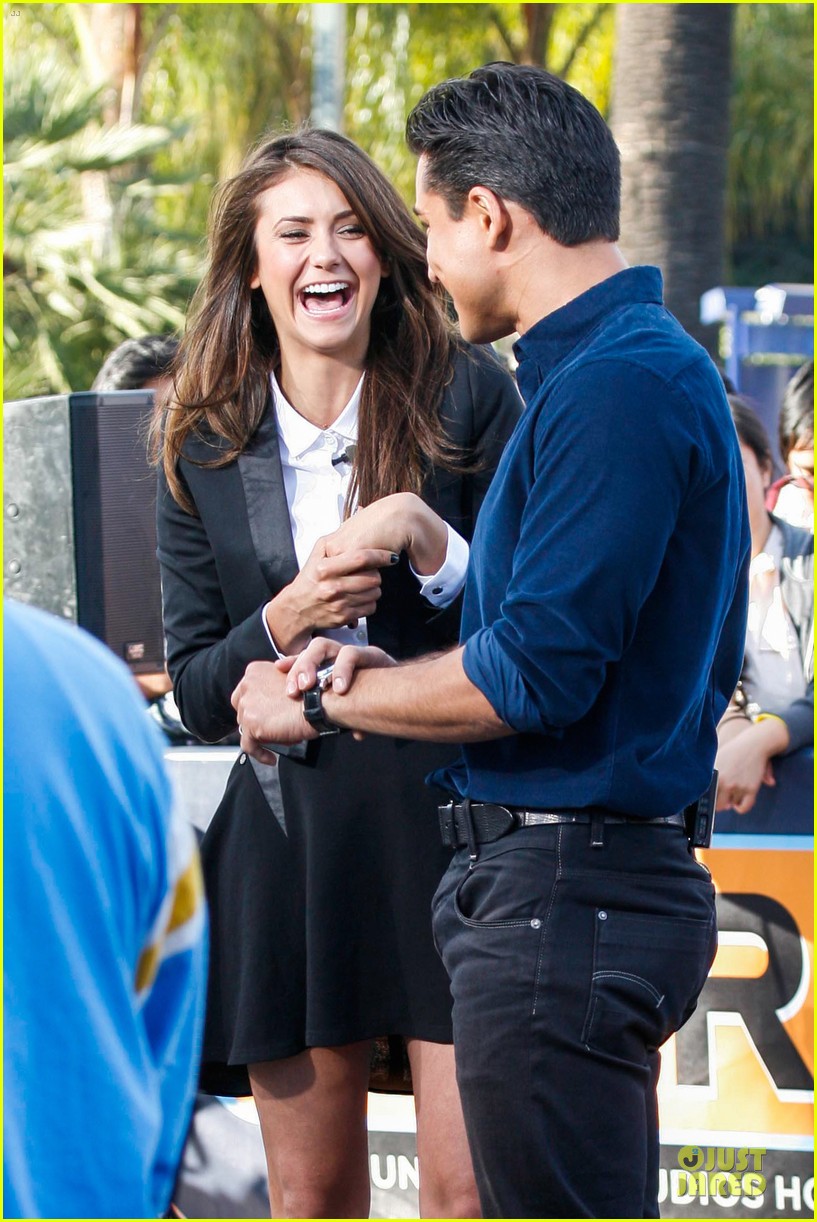 Photo: nina dobrev katherine heigl extra appearing gals 20 | Photo