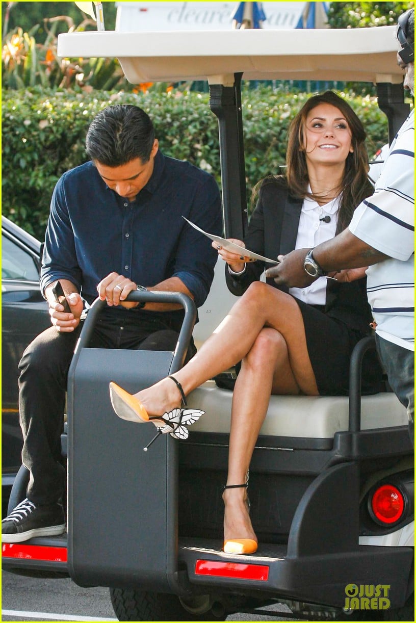 Photo: nina dobrev katherine heigl extra appearing gals 22 | Photo