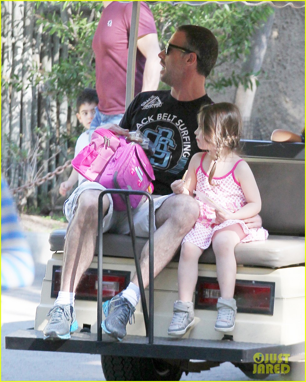 Freddie Prinze, Jr. & Charlotte Have DaddyDaughter Zoo Trip! Photo