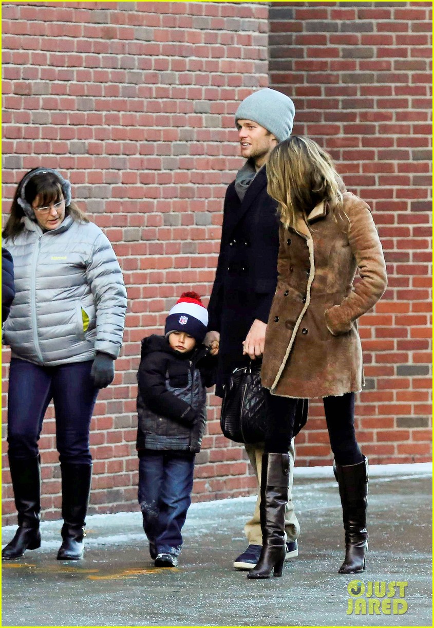 Gisele Bundchen & Tom Brady Boston Fun with Benjamin! Photo 3023034