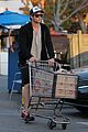 chris hemsworth santa monica errands with elsa pataky india 01