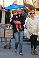 chris hemsworth santa monica errands with elsa pataky india 02