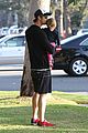 chris hemsworth santa monica errands with elsa pataky india 06