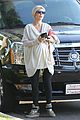 chris hemsworth santa monica errands with elsa pataky india 08
