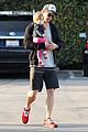 chris hemsworth santa monica errands with elsa pataky india 11