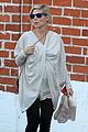 chris hemsworth santa monica errands with elsa pataky india 13