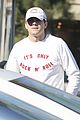 ashton kutcher mila kunis nail salon weekend pair 27