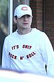 ashton kutcher mila kunis nail salon weekend pair 29