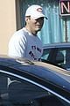 ashton kutcher mila kunis nail salon weekend pair 30