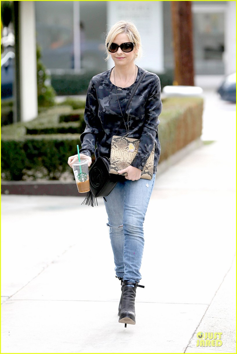 Photo: sarah michelle gellar amanda setton peoples choice awards 2014