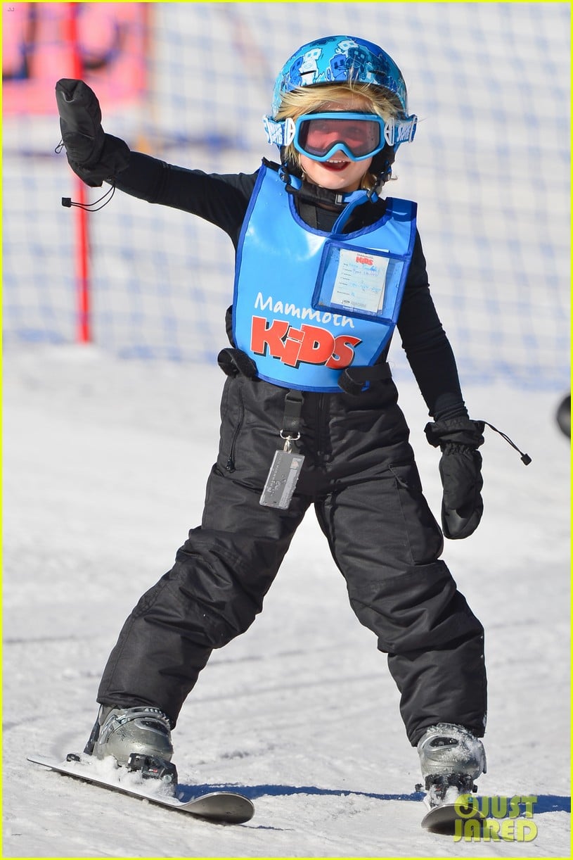 Gwen Stefani Cheers on Her Boys While They Go Skiing! Photo 3021892