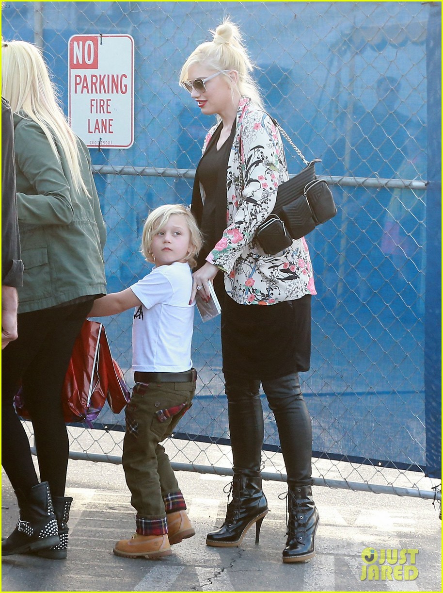 Gwen Stefani Steps Out with The Family After Baby Boy News! Photo