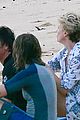 charlize theron sean penn relax on the beach in hawaii 08