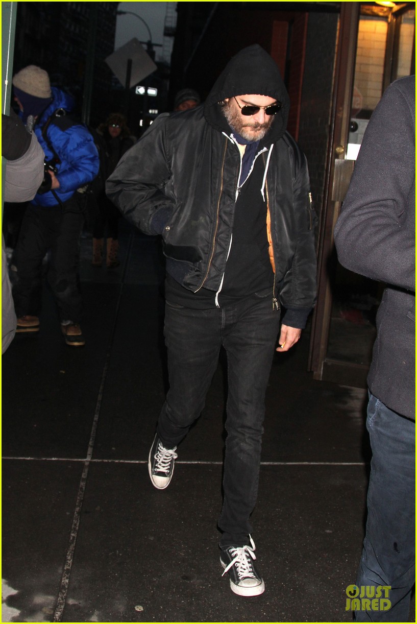 Joaquin Phoenix And Philip Seymour Hoffman www.justjared.com