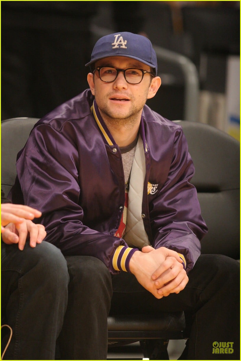 Joseph GordonLevitt Reteaming with Seth Rogen for Christmas Comedy