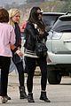 demi moore takes her tiny dog to yoga class 09