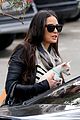 demi moore takes her tiny dog to yoga class 14
