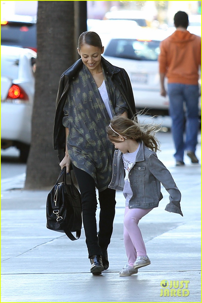 Nicole Richie Birthday Party Fun with Cutie Pie Harlow! Photo 3046781(02)