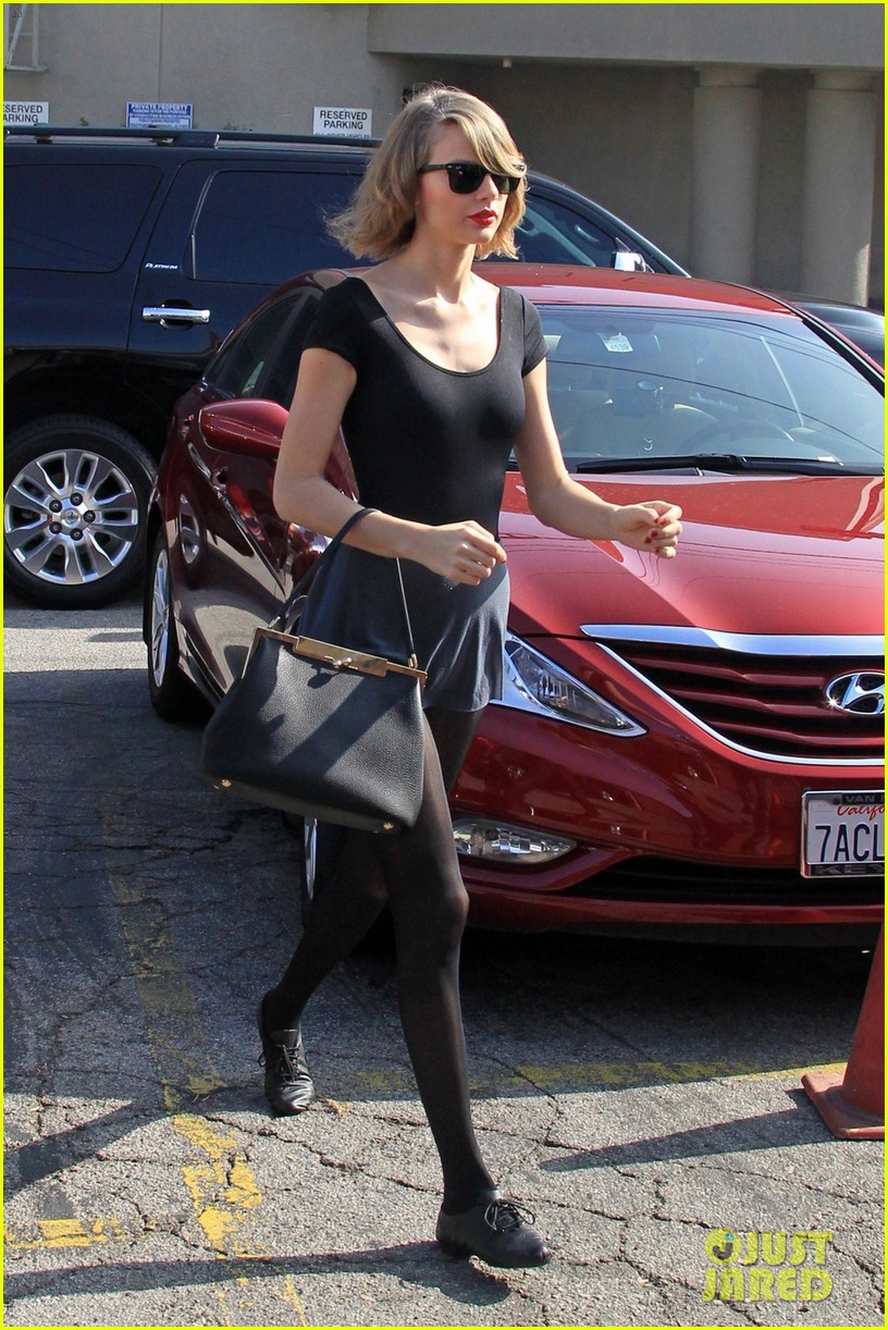 Taylor Swift Praises Jack Antonoff's New Project Bleachers! Photo