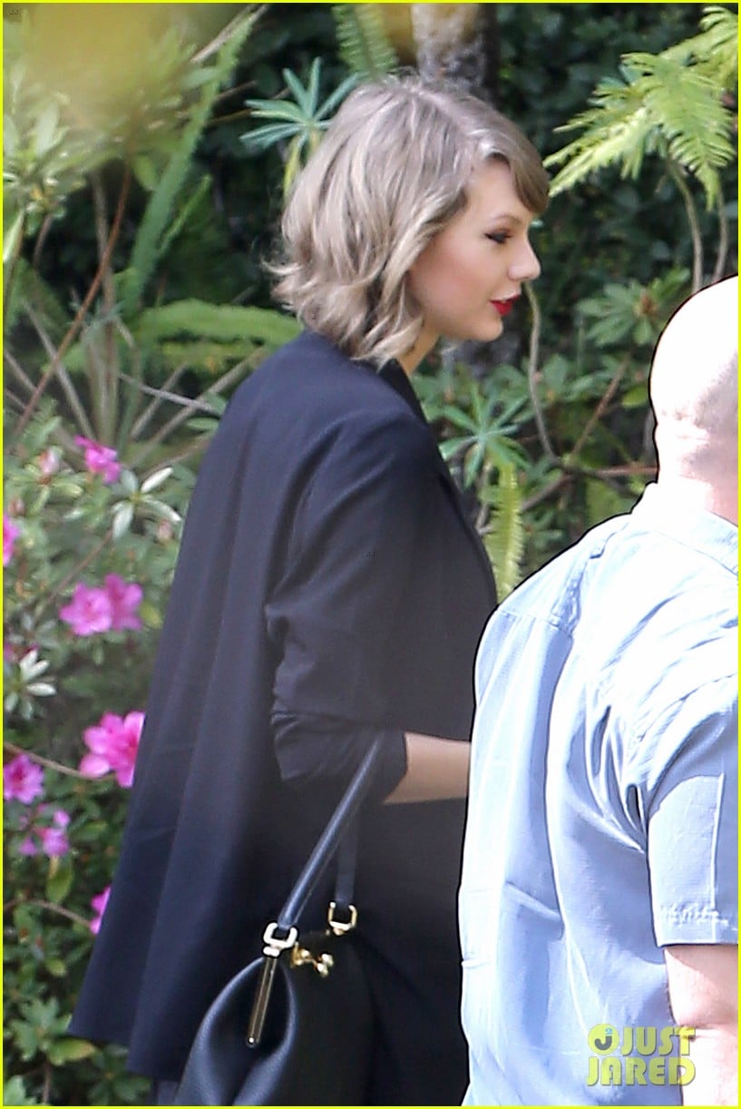 Taylor Swift Praises Jack Antonoff's New Project Bleachers! Photo