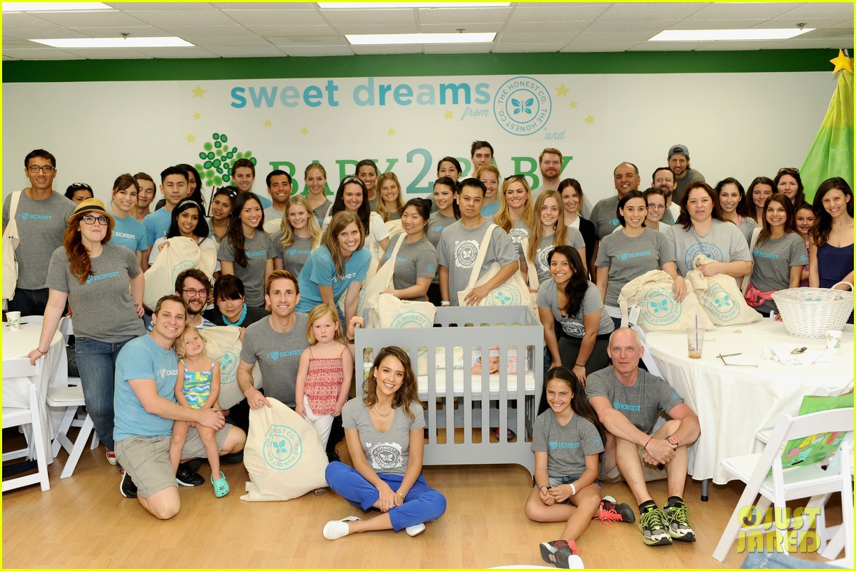 Jessica Alba Looks 'Honestly' Beautiful to Deliver Cribs to Needy