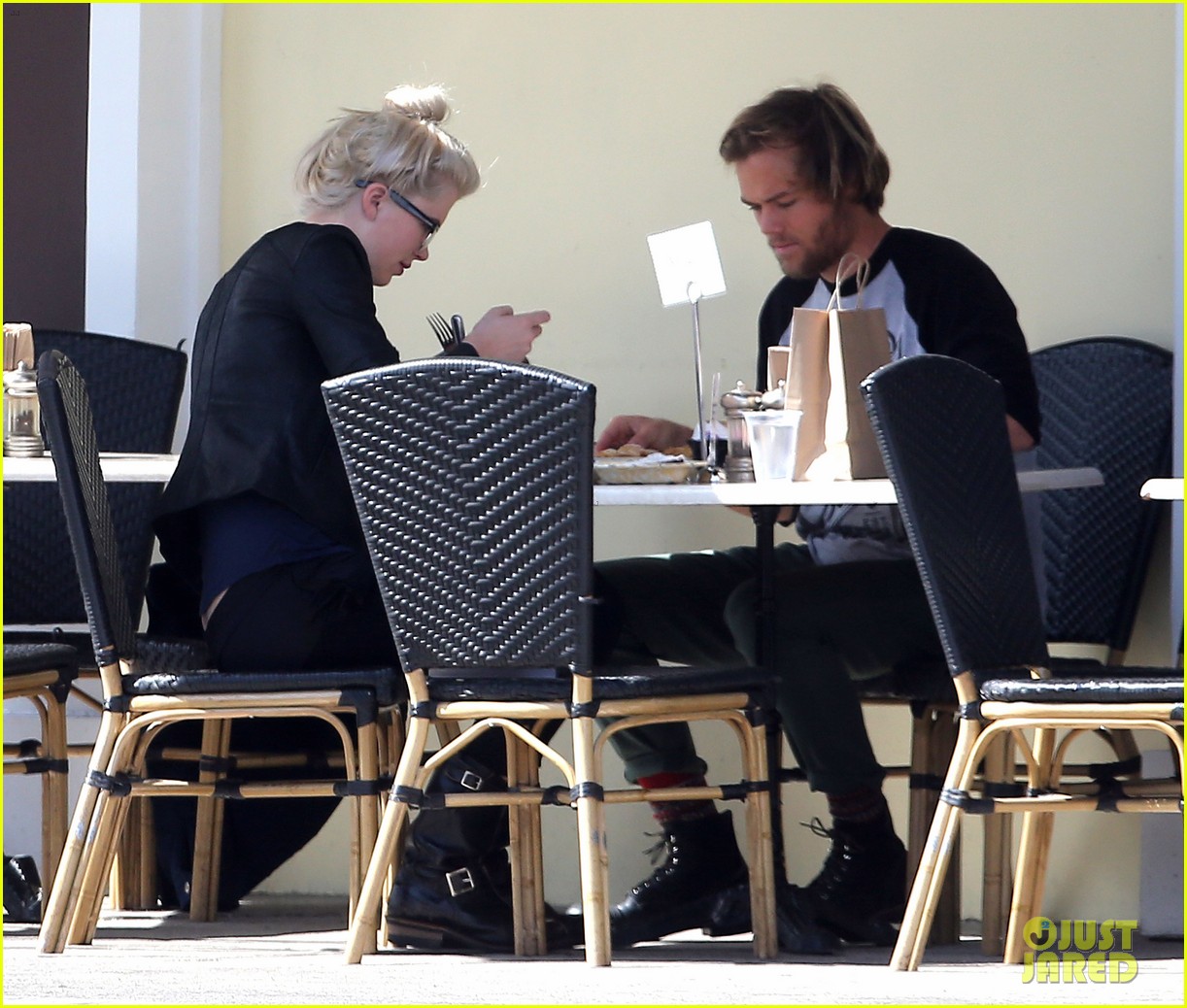 Ireland Baldwin Dyes Her Hair Purple See the Photos! Photo 3066863